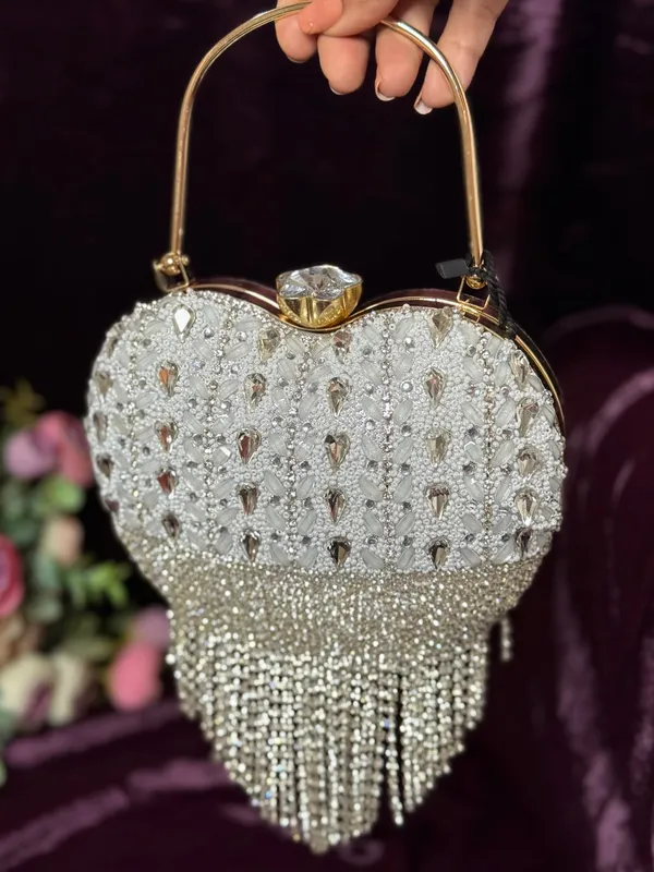 Heart_Fringe_Clutch